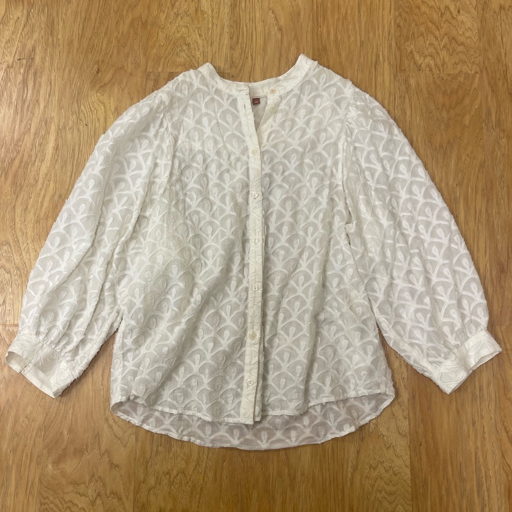 🚨MAKE AN OFFER🚨 Cream Button Down Blouse
